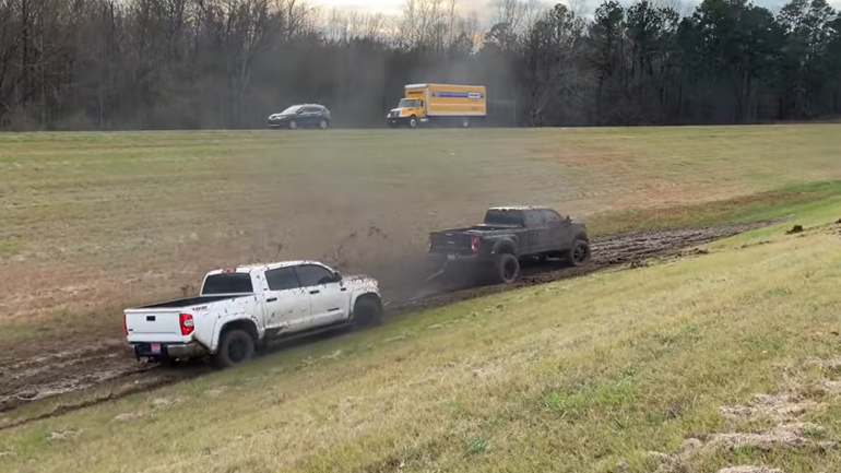 Η δύναμη του Ford F-350 είναι απίστευτη